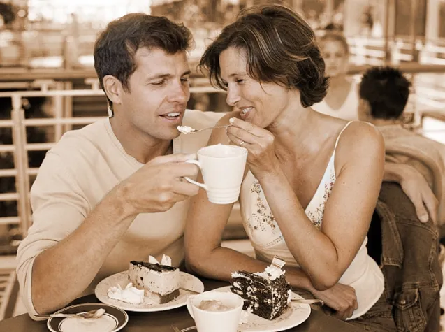 Aktuelle Umfrage: Wann Flirten wirklich funktioniert Bild: Aktuelle Umfrage: Wann Flirten wirklich funktioniert