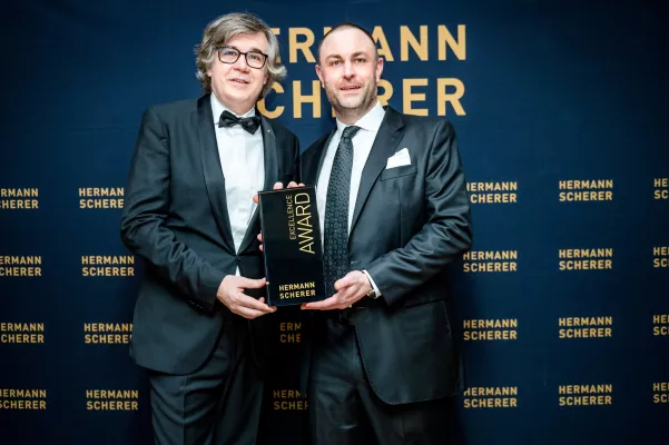 Bild: Wer bekommt die Schwiegermutter? – Gold Excellence Award gewonnen! 