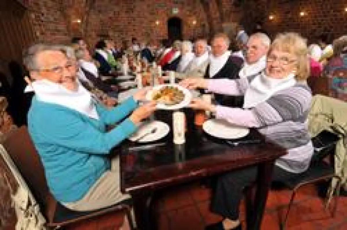 Tafel bei Pater Laurentius im Schloss Gifhorn / Südheide Gifhorn GmbH