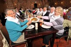Lukullische Genüsse vom Pater, bei der Heu-Oma oder à la Hermann Löns Bild: Lukullische Genüsse vom Pater, bei der Heu-Oma oder à la Hermann Löns