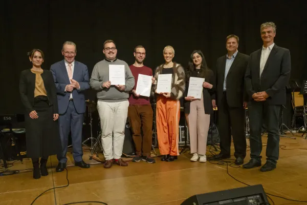 Bild: Preiswürdig: PHKA-Absolvent:innen für beste Abschlussarbeiten ausgezeichnet