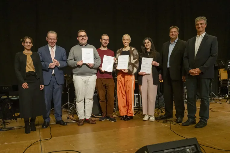 Preiswürdig: PHKA-Absolvent:innen für beste Abschlussarbeiten ausgezeichnet Bild: Preiswürdig: PHKA-Absolvent:innen für beste Abschlussarbeiten ausgezeichnet