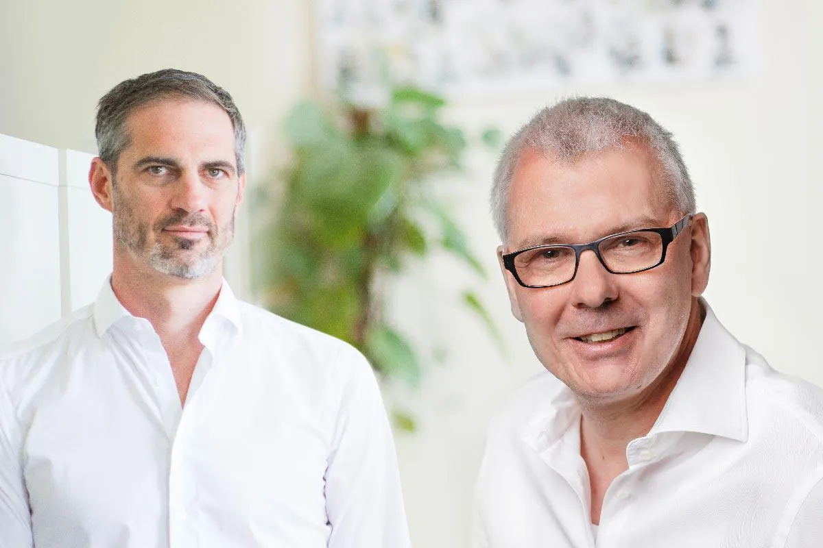 Shopmacher CEO André Roitzsch (li.) und eggheads GF Wolfgang Wichert sind jetzt Partner