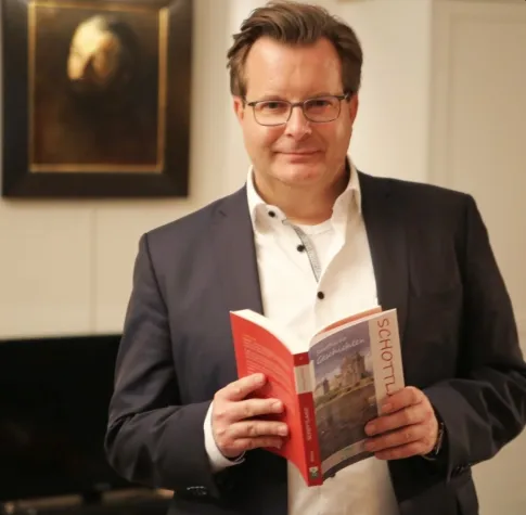 Kult, Kilts und kuriose Geschichten Bild: Kult, Kilts und kuriose Geschichten