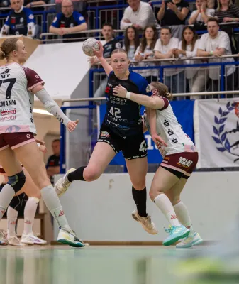 Bild: Studentin der OTH Regensburg läuft für Deutschland bei der Handball-Studierenden-WM auf 