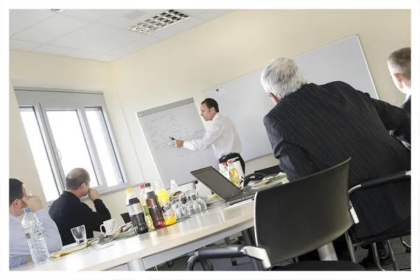 Bild: Vertriebswissen "kompakt" in der KP2 Sommerakademie