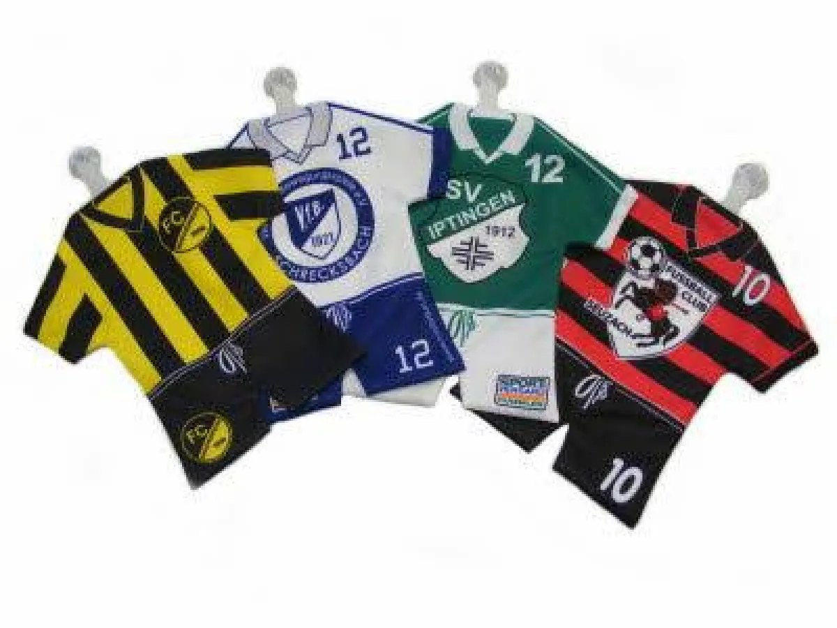 Minitrikots die schon gefertigt wurden. Beispielauswahl.