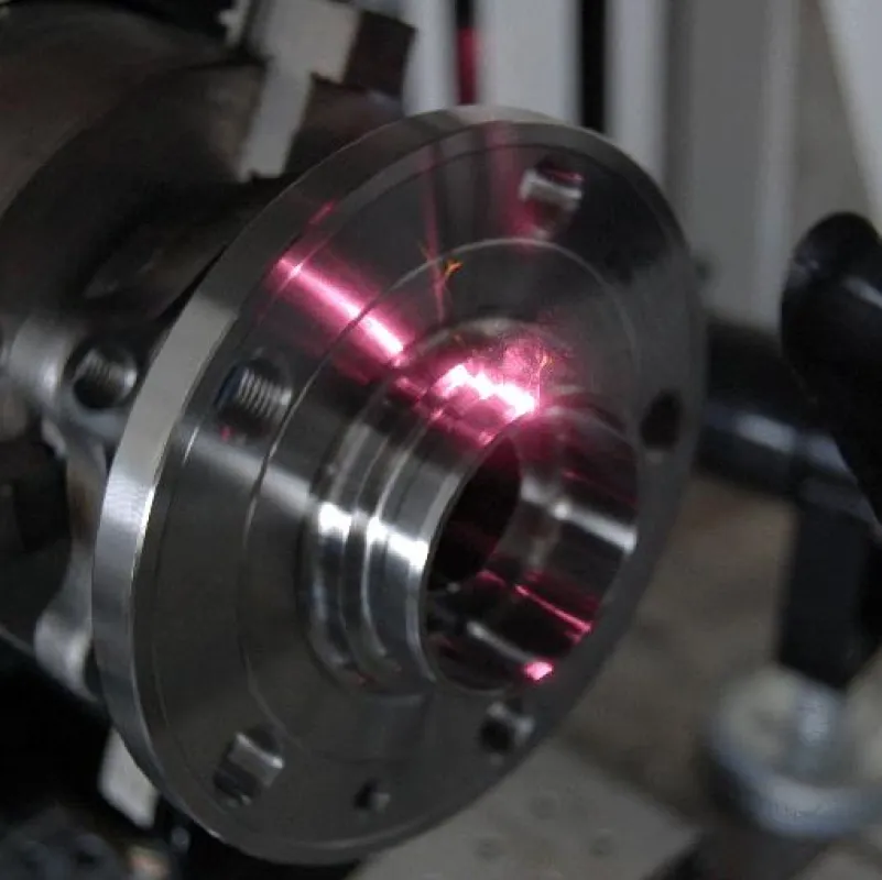 Entfettern einer Welle mit Laser