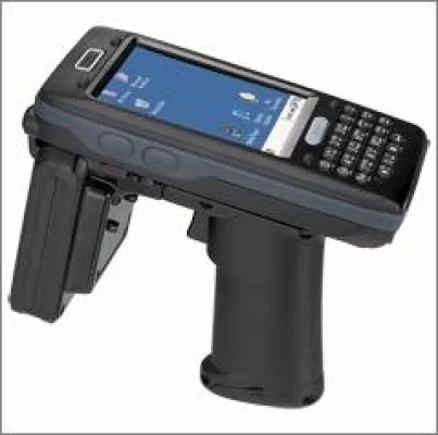 Bild: iDTRONIC stellt das neue mobile RFID-Terminal “UHF Gun” zur EURO-ID in Köln vor