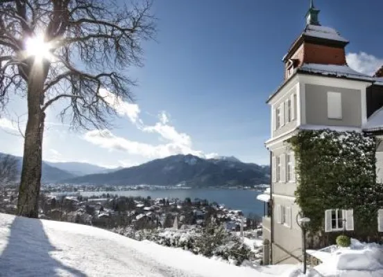 Bild: DAS TEGERNSEE überzeugt mit Winter-Wellness und Platz für Zweisamkeit - Wohlfühloase mit Blick auf den See