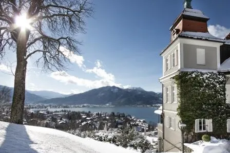 Bild: DAS TEGERNSEE überzeugt mit Winter-Wellness und Platz für Zweisamkeit - Wohlfühloase mit Blick auf den See