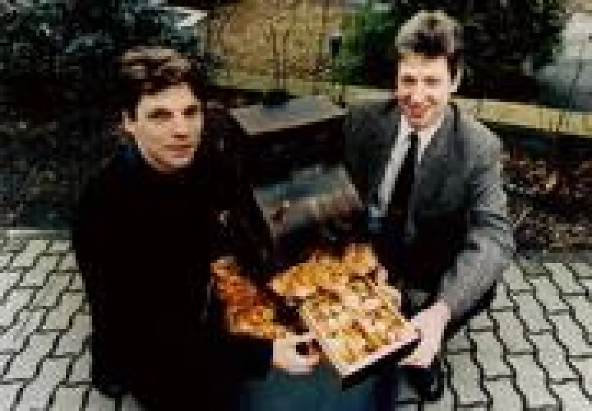 AKTIF-Geschäftsführer Thomas Papritz (links) und Dirk Heinze (rechts) im Jahr 1999: Mit Hilfe von Energielogistik bares Geld sparen