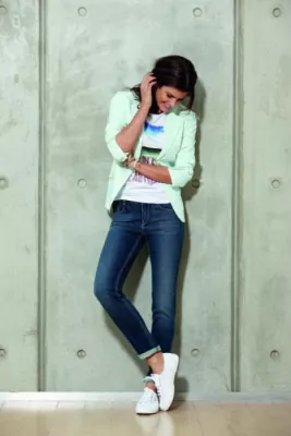 Bild: Atelier GARDEUR setzt auch bei Damenhosen auf Nachhaltigkeit – Ab F/S 2013: Made in Green und Fairtrade-Denim