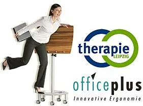 Bild: officeplus präsentiert auf der "Therapie Leipzig 2009" Stehpulte für ein "gesundes und mobiles Büro"
