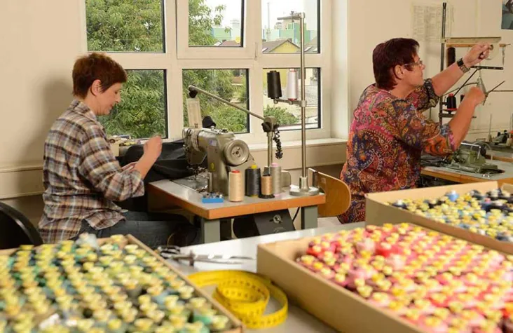 Schnelle Schneiderei mit Tradition Bild: Schnelle Schneiderei mit Tradition