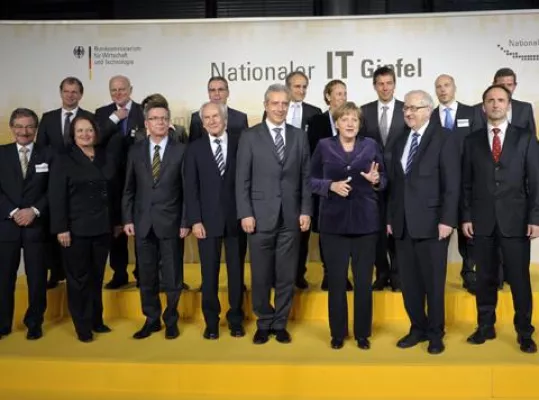 Bild: edacentrum: 5. Nationaler IT-Gipfel zeigt Mikroelektronik ist Schlüsseltechnologie