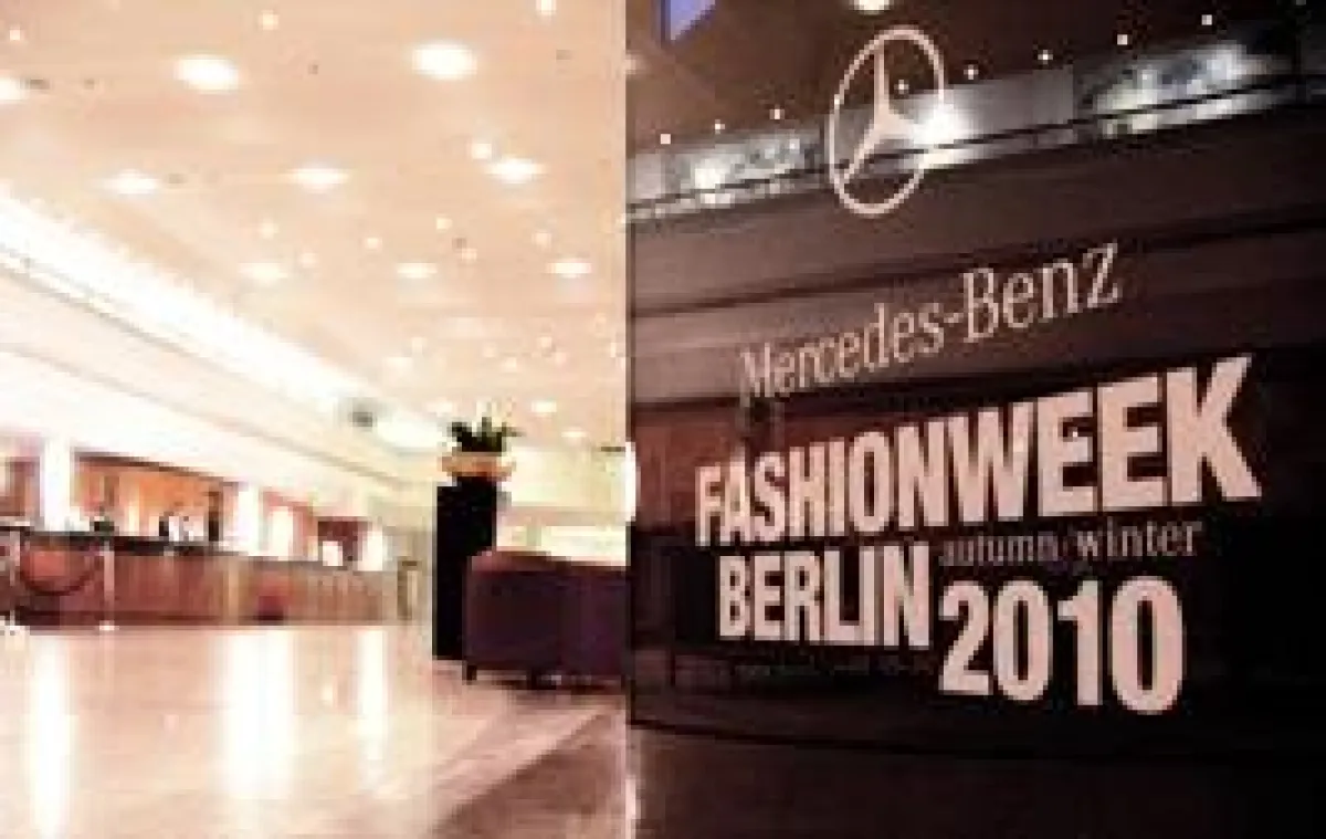 Digitale Stelen von netvico auf der Mercedes-Benz Fashion Week Berlin