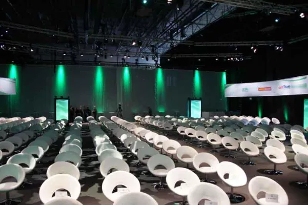 Bild: Late Night Concepts investiert in Lounge-Sessel