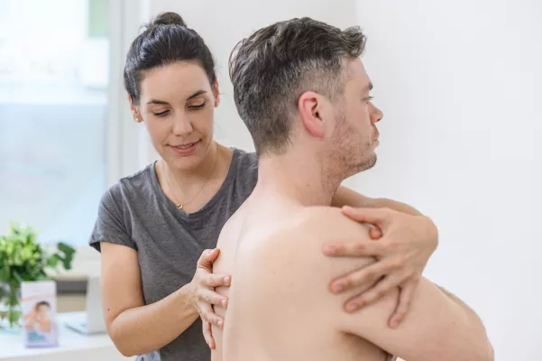 Werden Osteopathie-Behandlungen von Krankenkassen erstattet? Bild: Werden Osteopathie-Behandlungen von Krankenkassen erstattet?
