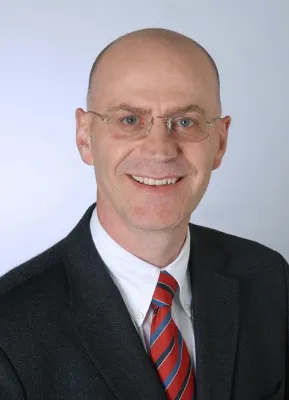Bild: Interview mit Dr. Ian Moore, President & CEO Momentive Performance Materials – Silicones Europe