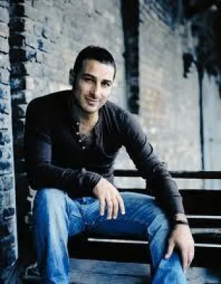 Bild: Neuer Botschafter von KinderLeben e.V. - Volkan Baydar