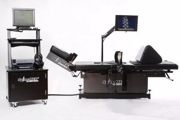 Bild: SpineMED Therapie- Mit sanfter Dehntechnik aus den USA Bandscheiben-OP vermeiden helfen