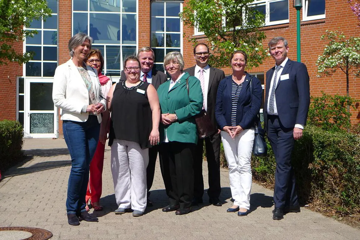 U. Wolfgramm, K.Soyk, S. Pfautsch, W. Kalinka, A. Josten, R. Ghaznavi, U. Raabe, M. Franck