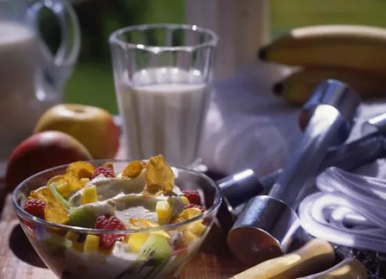 Der Expertentipp im Oktober – Was ist besser für den Muskelaufbau: Eiweißshake oder Magerquark? Bild: Der Expertentipp im Oktober – Was ist besser für den Muskelaufbau: Eiweißshake oder Magerquark?