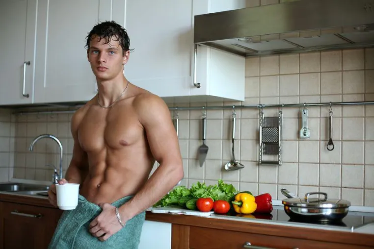 Bild: Warum der Sixpack nicht im Fitnessstudio entsteht