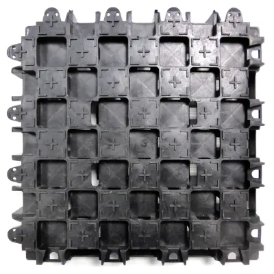 Bild: Befestigten eines Fahrzeugabstellplatzes mit dem Ankergitter AG