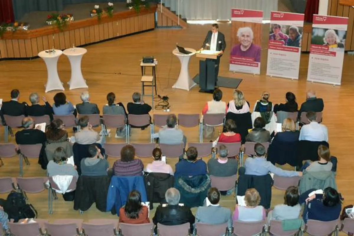 Zahlreiche Teilnehmer besuchten den Fachkongress Kommunal gestaltete Pflege in Maikammer