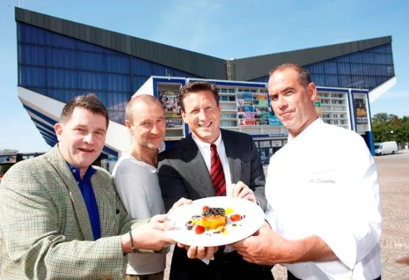 Verona Pooth erhält Landesmedienpreis – KIRBERG CATERING serviert Tafelfreuden zum Landesmedienball Bild: Verona Pooth erhält Landesmedienpreis – KIRBERG CATERING serviert Tafelfreuden zum Landesmedienball