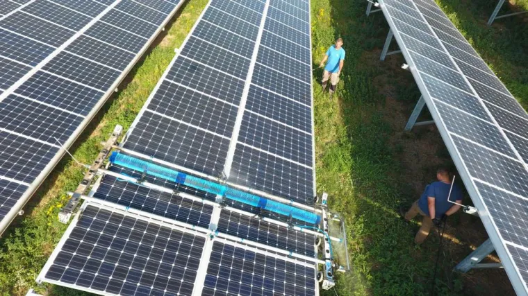 SolarPLUSCleaning optimiert Mehrerlös von Photovoltaikanlagen Bild: SolarPLUSCleaning optimiert Mehrerlös von Photovoltaikanlagen