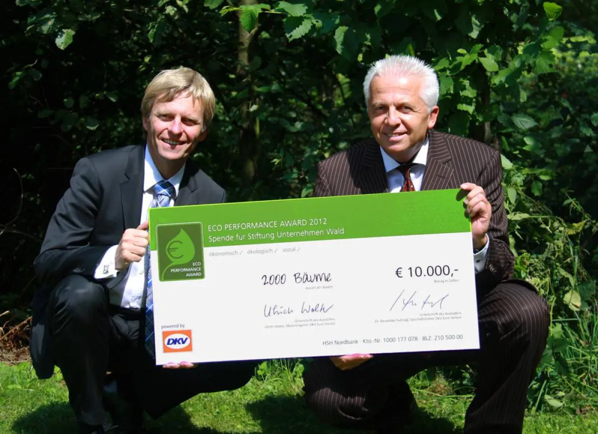 Stiftungsvorstand Rüdiger Kruse (l.) und Ulrich Wolter, Marketingleiter DKV