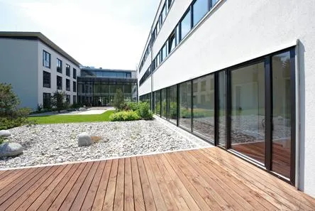 Bild: Hotel „fürstenfelder“ - Fensterprofile von Inoutic für eine stimmige Architektursprache