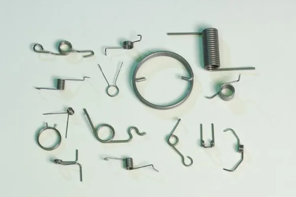 Bild: Technische Federn von Reiner Schmid bei "Solingen 24h live"