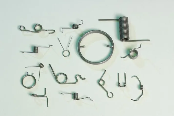 Bild: Technische Federn von Reiner Schmid bei "Solingen 24h live"