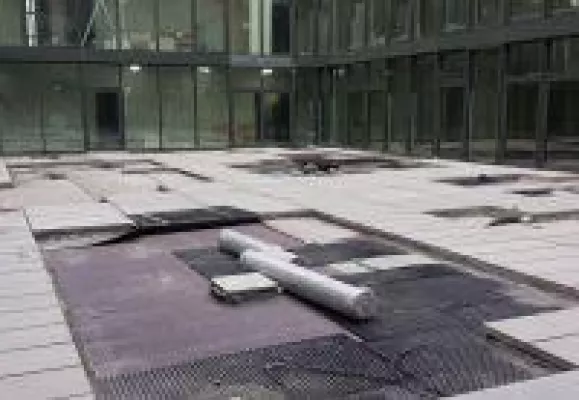 Bild: Schutz vor unbemerkten  Leckagen im Innenhof