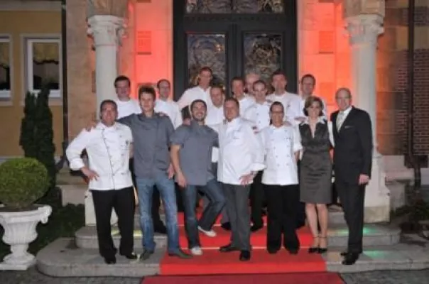 Bild: Neun Michelin-Sterne „leuchten“ beim dritten Gourmet-8-Gipfel in der Villa Rothschild im Taunus