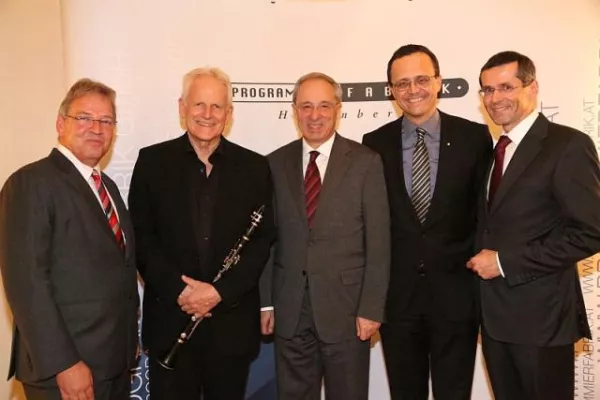 PROGRAMMIERFABRIK feierte 20. Geburtstag in der Lederfabrik Zahlreiche Gratulanten zum Jubiläum Bild: PROGRAMMIERFABRIK feierte 20. Geburtstag in der Lederfabrik Zahlreiche Gratulanten zum Jubiläum