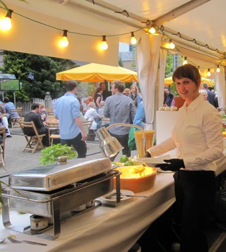 Professionelles L & D Catering in der Lindenstraße-Kulisse des WDR Bild: Professionelles L & D Catering in der Lindenstraße-Kulisse des WDR