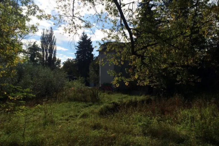 Bild: Neues Grundstück im Villenviertel von Fürth-Dambach erworben