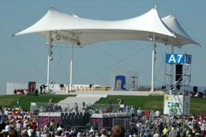 Bild: Der Papstbesuch in Regensburg – lizenzfreie Bilder vom Papst bei goodbild