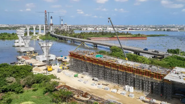 Bild: Rekordbrücke mit PERI Systemen erfolgreich fertiggestellt