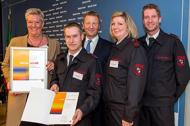 Bild: BNS Priosafe: Engagiert für die Feuerwehr