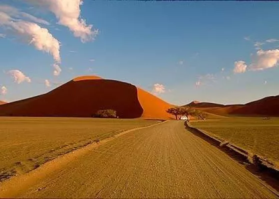 Namibia entdecken mit Charly’s Desert Tours Bild: Namibia entdecken mit Charly’s Desert Tours