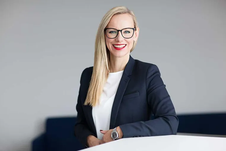 Bild: Sandra Bunke-Kölblin ist neue Marketing-Leiterin von DR. KADE/BESINS Pharma