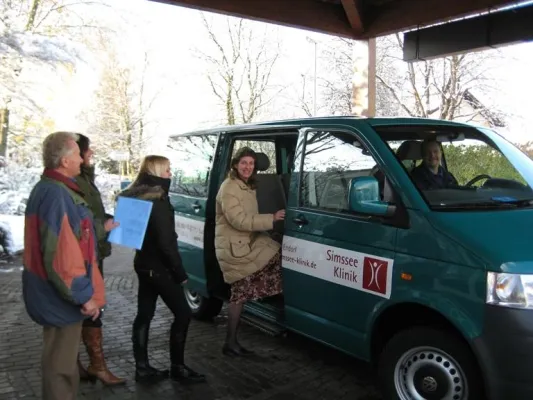 Bild: Simssee Klinik bietet Bus-Shuttle wegen Bahnstreik