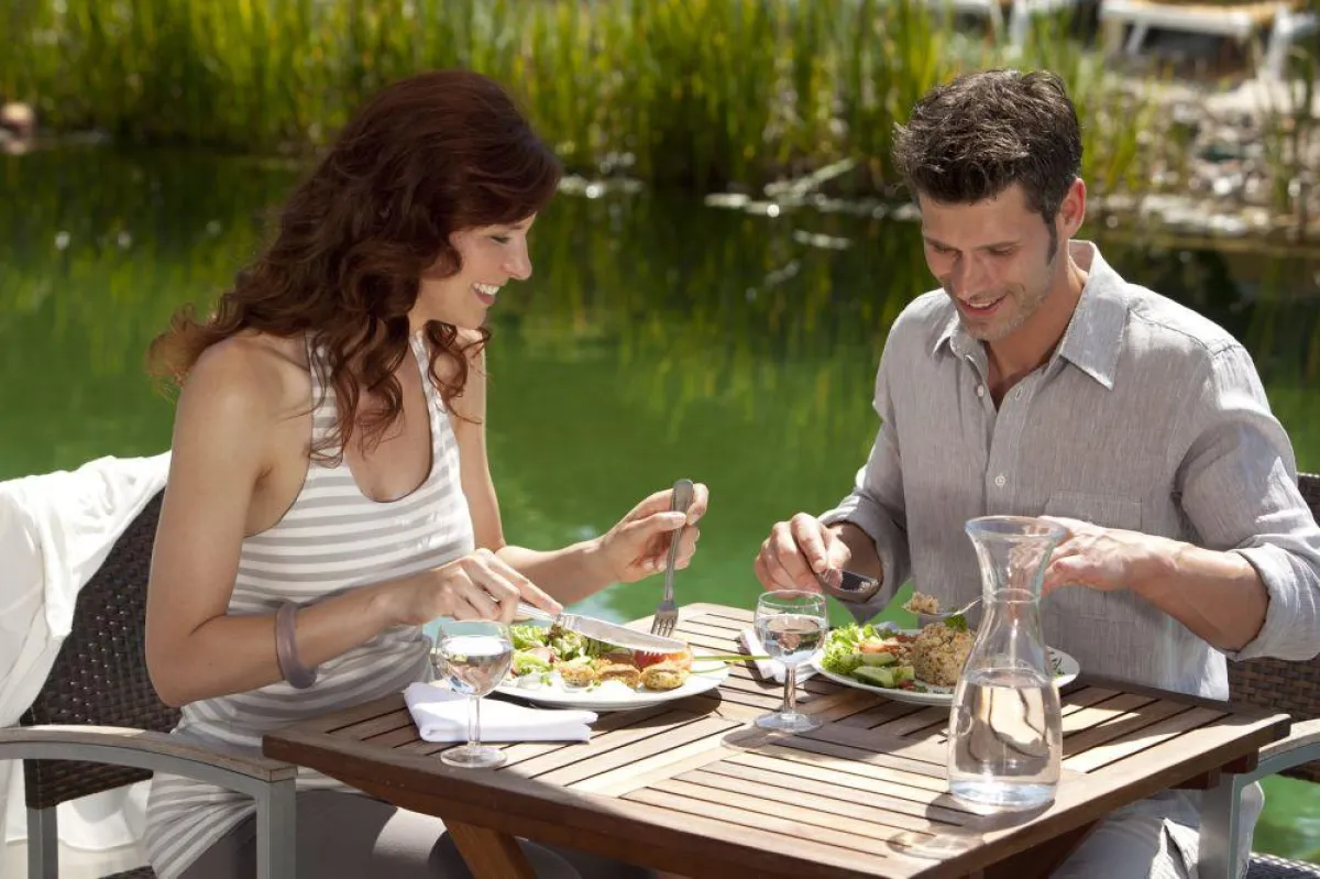 Für unverwechselbare Augenblicke zu zweit: „TischleinDeckDich“ von P. Jentschura.