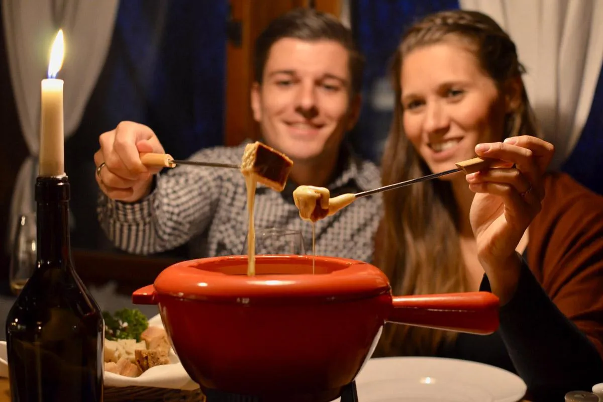 Fondue-Abend in der Bergbaude auf dem Tafelberg Papststein, Foto:  Uwe Henkenjohann